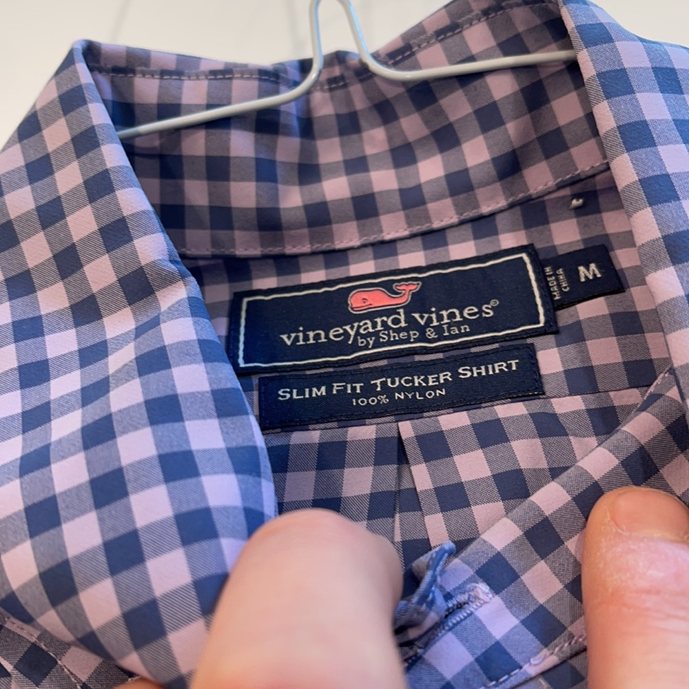 Men’s medium vineyard vines button down shirt - Picture 4 of 5